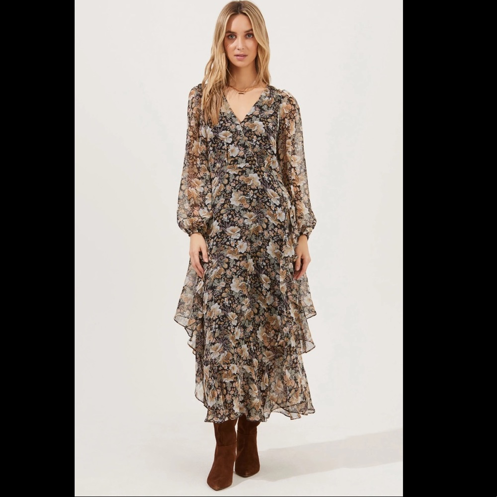 ASTR The Label RALEIGH LONG SLEEVE FLORAL MIDI DRESS